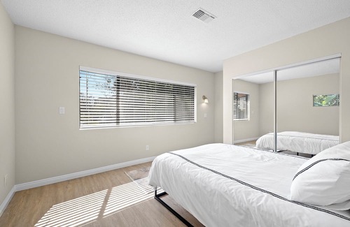 Moorpark House | WELCOME to this beautiful calming getaway! Feel at ease once you step inside.