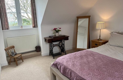 Felinwynt Cottage | Peaceful detached family house with sea views and short walk to the beach.