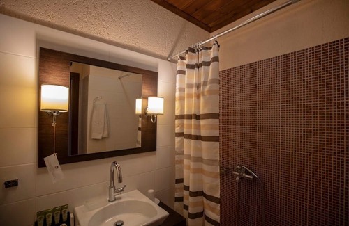 Eptalofos Condo | Eptalofos Guesthouse - Triple Room with Balcony