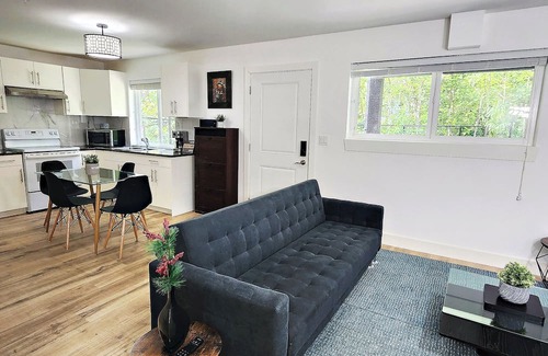 Eastern Hillsides House | Mountain Gateaway