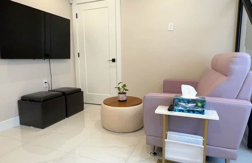 Sunset House | *NEW BUILT* Private Modern 2bd 2ba. Easy Parking