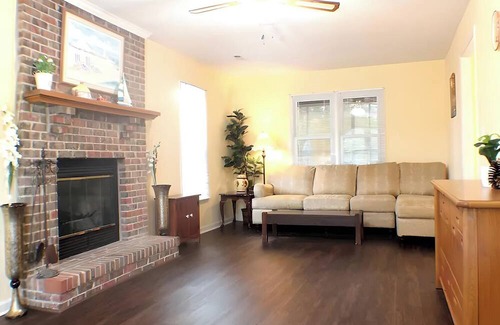 Silver Lake House | SF house in a peaceful neighborhood, close to beach, downtown, and everything
