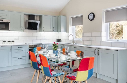 Cleeve House | The Oak View:Haven Retreat Bristol in Countryside