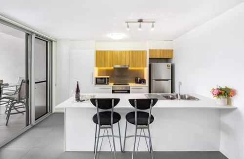 Kelvin Grove Apartment | Chic Modern Retreat: 1BR Apt w/ pool@Kelvin Grove