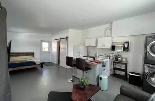 Grandes-Bergeronnes Apartment | The Pilot's Cabin in the center of Les Bergeronnes, The Pilot's Cabin