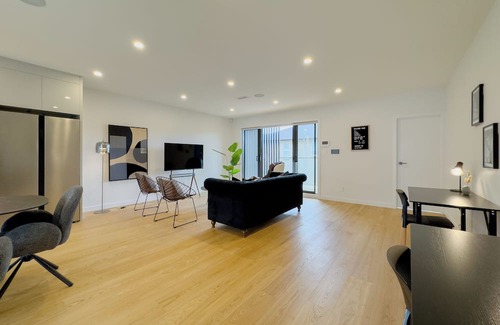Epsom House | Spacious Townhouse in Epsom School Zone