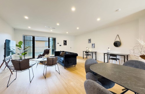 Epsom House | Spacious Townhouse in Epsom School Zone