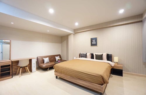 Samran Rat Apartment | Best & Cheap private room near Khaosan/Chinatown 5 mins to MRT Samyot (409)
