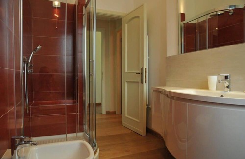 Seravezza Villa | Ideal 5 BR Villa With Pool
