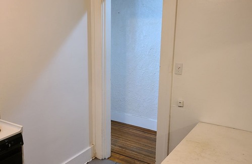 Fairview Apartment | Convenient Studio Apartment in Fairview