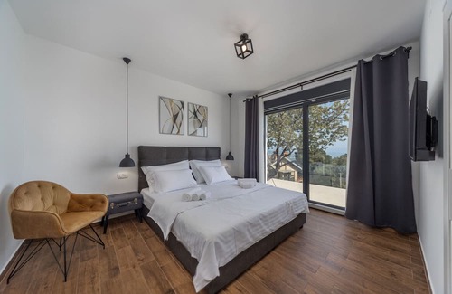 Bregi Villa | Sunny Villa Askim Presitge