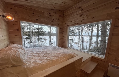 Caraquet Cabin | Le PicBois, Tiny house on the side of the river. Perfect get away to disconnect