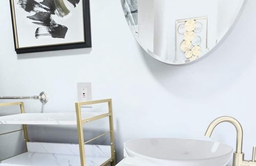 East Mount Airy Apartment | Newly renovated 3 bedroom apartment