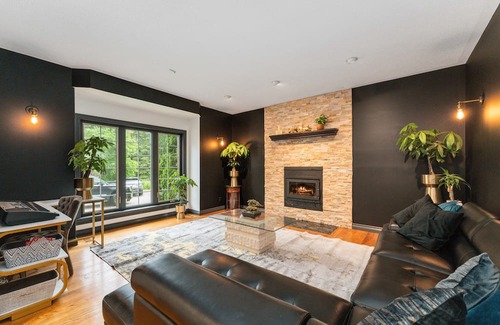 Munster Hamlet - Richmond House | 8000+ sq ft MANSION with indoor pool for 20+ guests! The Sens old Party House!
