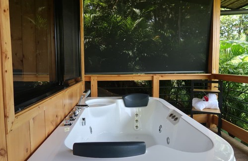 Monterrey Cottage | Unique Romantic Cabin With hot tub Surrounded by Forest, near La Fortuna