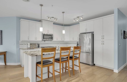 Westbank Condo | 7101 - Grand Lake - Boat Slip Availablenn
