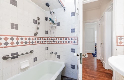 Maplewood House | Charming Cottage in Maplewood