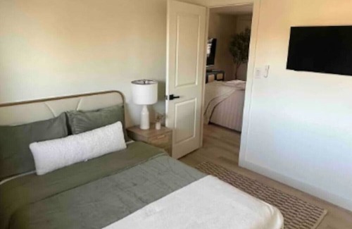 Mesa House | Spacious 5BR Oasis w Heated Pool - Perfect for Fam