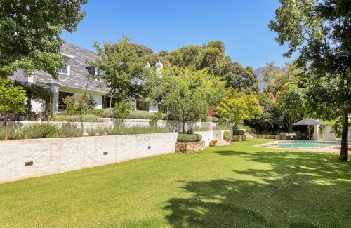 Bishopscourt House | Centrally located 3/5 bedroom home in Bishopscourt.