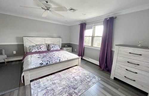 Cranston House | Simple, quiet, luxurious 3 floor house minutes from malls and airport