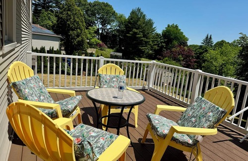Cranston House | Simple, quiet, luxurious 3 floor house minutes from malls and airport