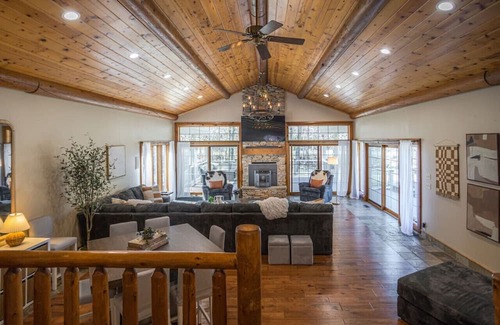 Friendsville House | Waterfront, Pool, Hottub - Deep Creek Lake & Wisp