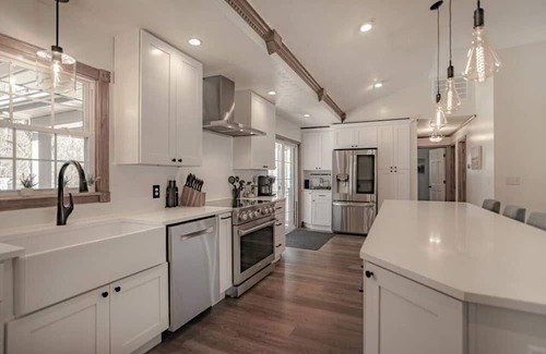 Friendsville House | Waterfront, Pool, Hottub - Deep Creek Lake & Wisp