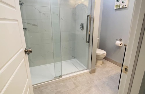 Sundridge House | Downtown Belmont & Main - Lower level