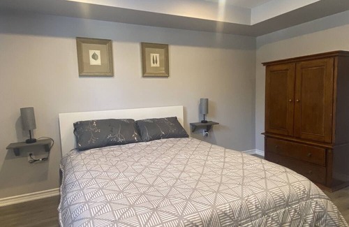 Sundridge House | Downtown Belmont & Main - Lower level