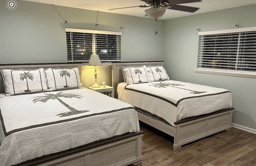 Crystal Beach Cabin | Fabulous open concept cabin sleeps 12 on Bolivar Peninsula