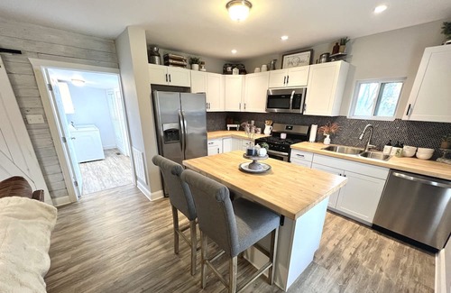 Florence House | Centrally located a skip from downtown Cincinnati and just North of the Ark!