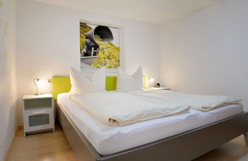 Ernst Apartment | in the wine press house at the Hommes winery