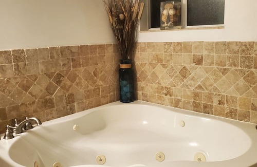 The Roads House | 3-bedroom 3.5 Bathrooms townhome in enjoyable Heart of Downtown Miami with Pool