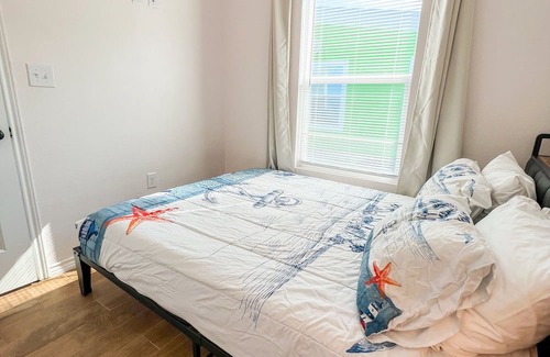 Aransas Pass Cabin | Escape to our TINY & cozy 2 bedroom cabin in Aransas Pass, perfect for families of up to 6