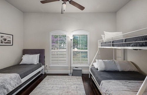 Wetmore House | Monthly Stays | Large Families | WIFI