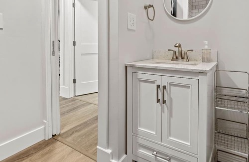 Skaneateles House | Cozy & newly-renovated ranch nestled in the town of Skaneateles.