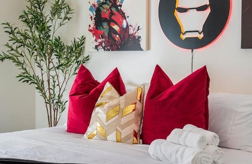 Sherwood Forest and Thistle Development House | 4 Bedroom Home in Anaheim