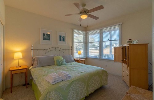 Corolla House | Soundside home in the Currituck Club with countless community amenities!
