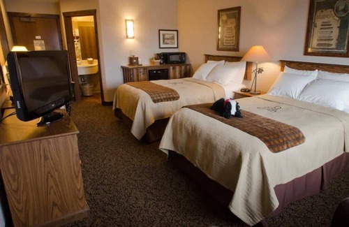 Onalaska House | Serene Lodge Oasis Near Mississippi River! Free Breakfast | 4 Units