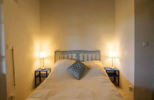 Puyguilhem Cottage | Gite Thénac, 3 bedrooms, 6 persons