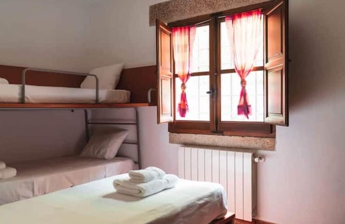 Robledo de Chavela House | Villa with mountain views and pool
