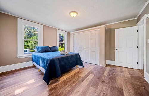 Southern Coast Apartment | Saco Delight: Stylish 2BD Close to Everything