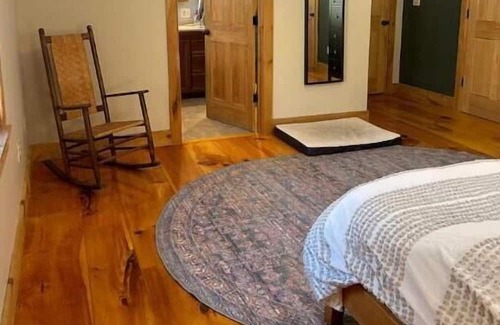 Wells House | Cozy and private escape on 10 acres next to a babbling brook