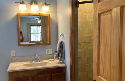 Wells House | Cozy and private escape on 10 acres next to a babbling brook