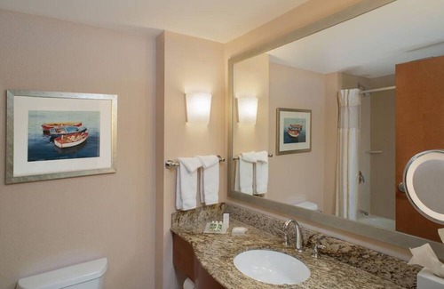 Old Port House | Historic Charm Meets Modern Elegance w/ Pool | Breakfast | 24h Gym in 2 Units