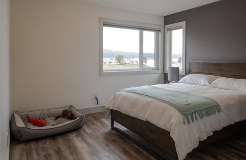 East Kootenay Cottage | Lake Front Koocanusa Oasis with Private Beach and Dock