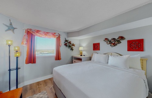 Crescent Beach Condo | Oceanfront at Baywatch Resort-Newly Remodeled-Luxury 1b/1b-Sleep5-Pools