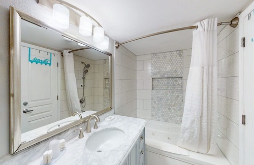 Crescent Beach Condo | Oceanfront at Baywatch Resort-Newly Remodeled-Luxury 1b/1b-Sleep5-Pools