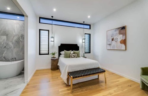 Sorrento Villa | Anchored on an exclusive point position