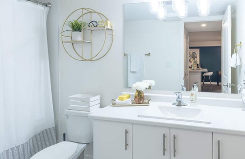 Clarington Condo | Condo Oasis steps to Lakeview